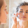 Contorno de ojos: Qué es, para qué sirve, y cómo aplicarlo