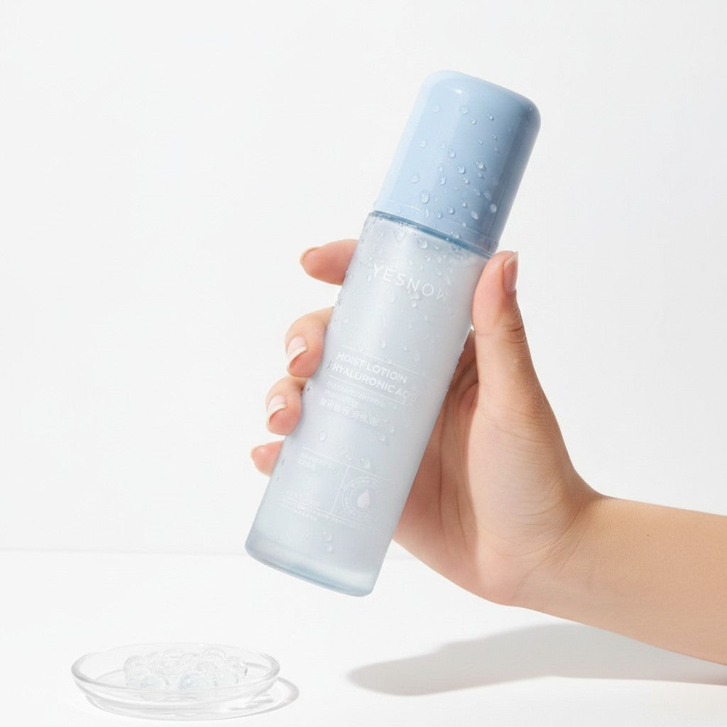 Pink Lady Beauty Store Serum Facial Hidratante Yesnow, loción facial hidratante con ácido hialurónico en envase translúcido azul claro.